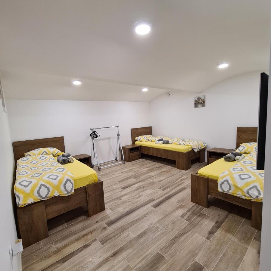 Apartment Dinlux Maribor Exteriör bild