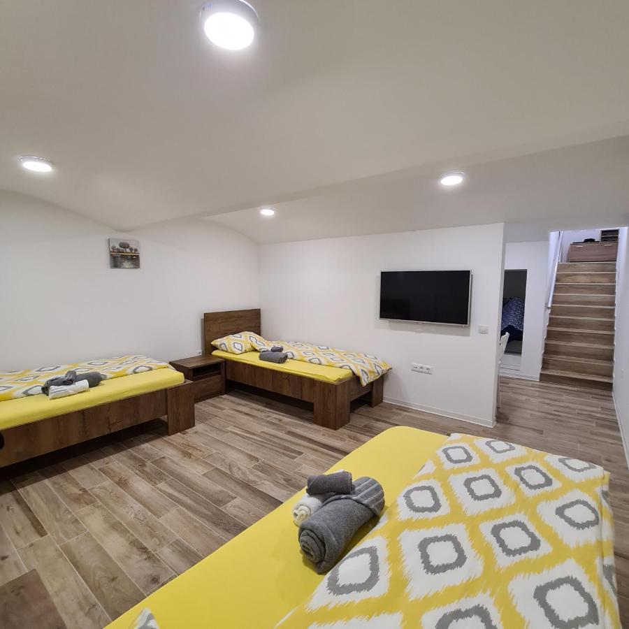 Apartment Dinlux Maribor Exteriör bild